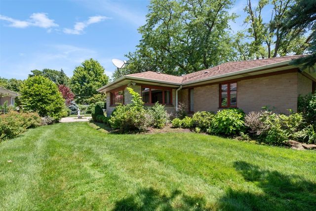 6650 N Lightfoot Avenue, Chicago, IL 60646