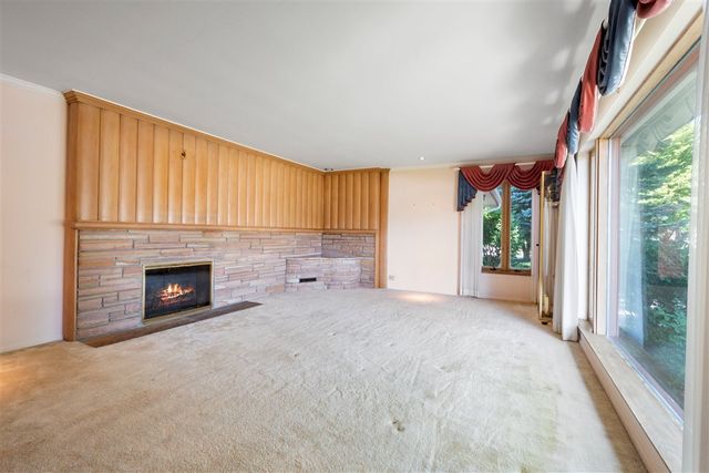 6650 N Lightfoot Avenue, Chicago, IL 60646
