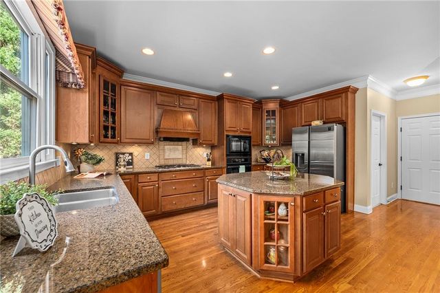 325 N Brooke Drive, Canton, GA 30115