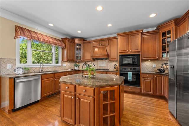 325 N Brooke Drive, Canton, GA 30115
