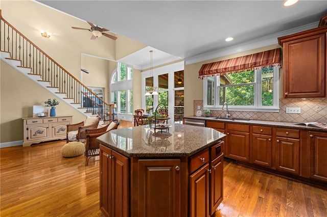 325 N Brooke Drive, Canton, GA 30115