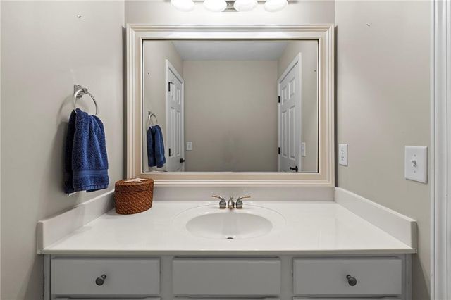 325 N Brooke Drive, Canton, GA 30115