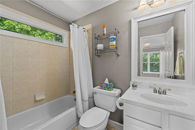325 N Brooke Drive, Canton, GA 30115