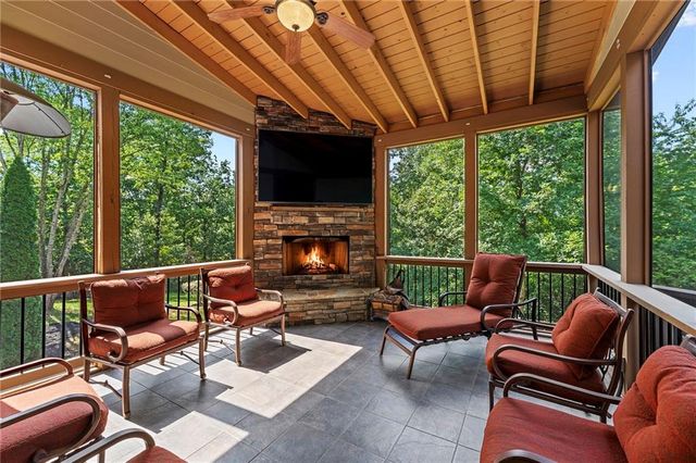 325 N Brooke Drive, Canton, GA 30115