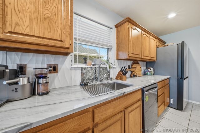 11915 N 108th East Avenue, Collinsville, OK 74021