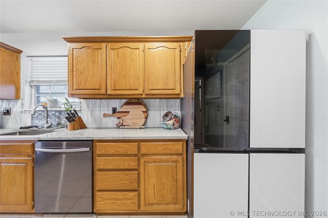 11915 N 108th East Avenue, Collinsville, OK 74021