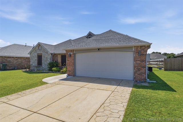 11915 N 108th East Avenue, Collinsville, OK 74021
