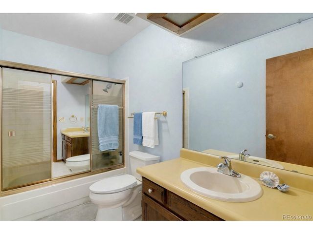 15993 E Loyola Dr, Aurora, CO 80013