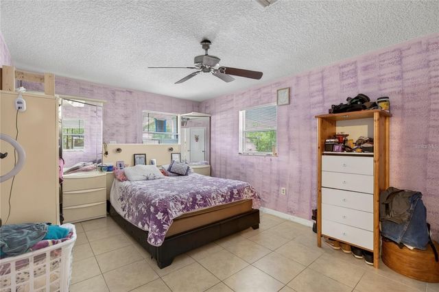 1400 N SIMPSON STREET, Mount Dora, FL 32757