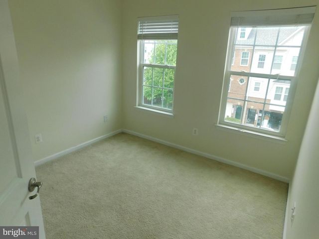 12705 BEDFORD GLEN WAY, Woodbridge, VA 22192