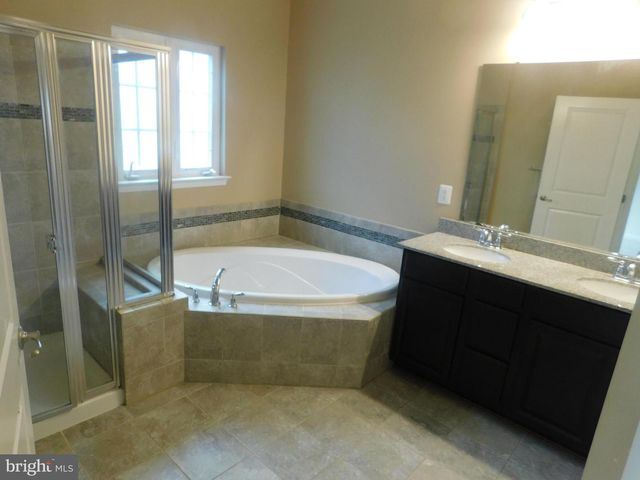 12705 BEDFORD GLEN WAY, Woodbridge, VA 22192