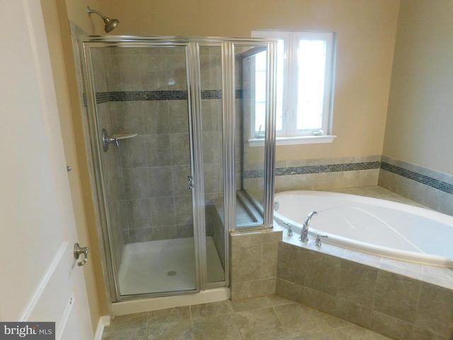 12705 BEDFORD GLEN WAY, Woodbridge, VA 22192
