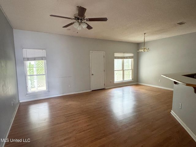 12059 Five Oaks Circle, Gulfport, MS 39503