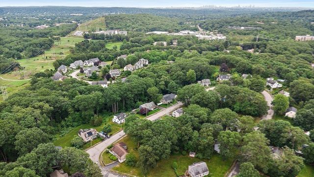 25 Indian Hill Road, Woburn, MA 01801