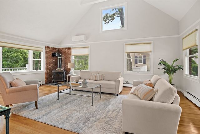 25 Indian Hill Road, Woburn, MA 01801