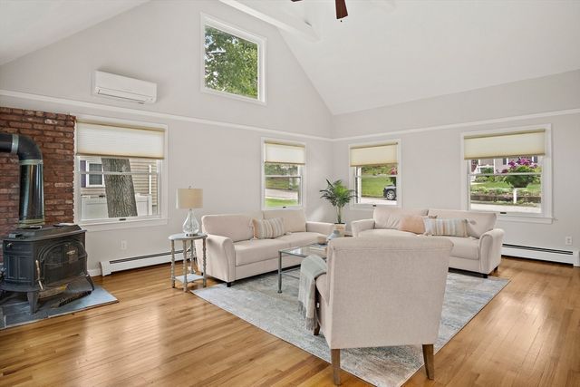 25 Indian Hill Road, Woburn, MA 01801