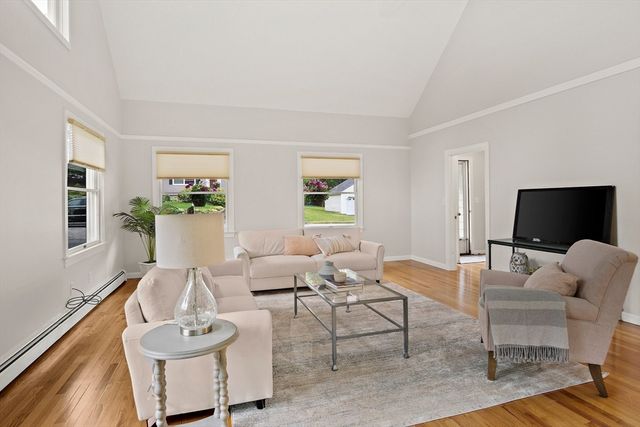 25 Indian Hill Road, Woburn, MA 01801