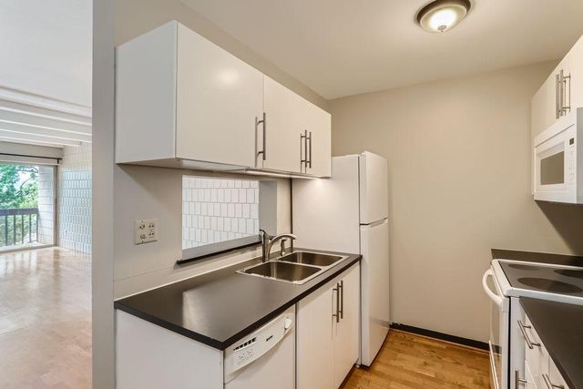 380 Ramsey Street 6B, Saint Paul, MN 55102