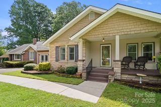 429 Brooklyn Avenue, Hendersonville, NC 28792