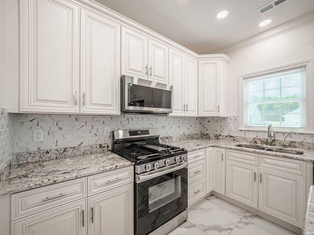 1535 Venture Drive, Evansville, IN 47711