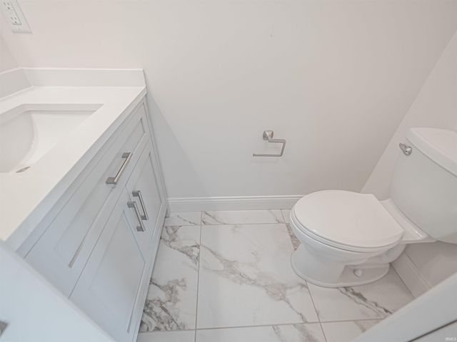 1535 Venture Drive, Evansville, IN 47711