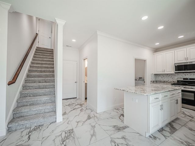 1535 Venture Drive, Evansville, IN 47711