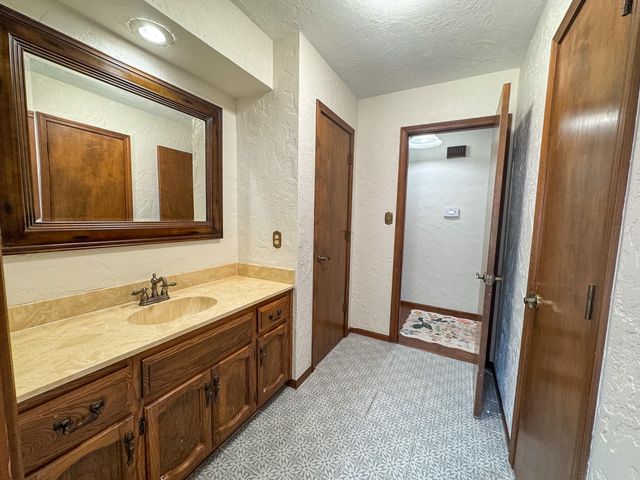 8420 Interlochen Drive, Nixa, MO 65714