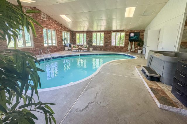 8420 Interlochen Drive, Nixa, MO 65714