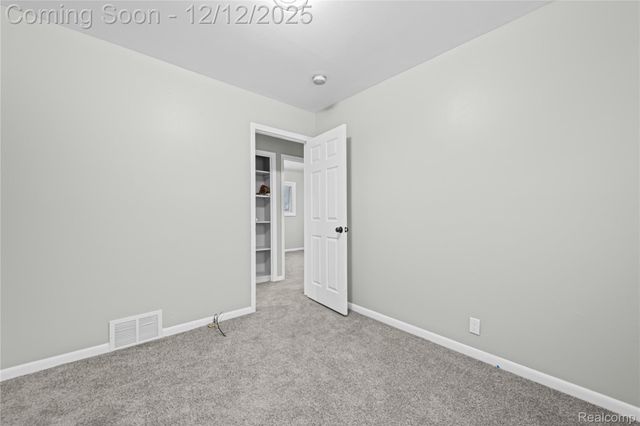 22644 Hill Street, Warren, MI 48091