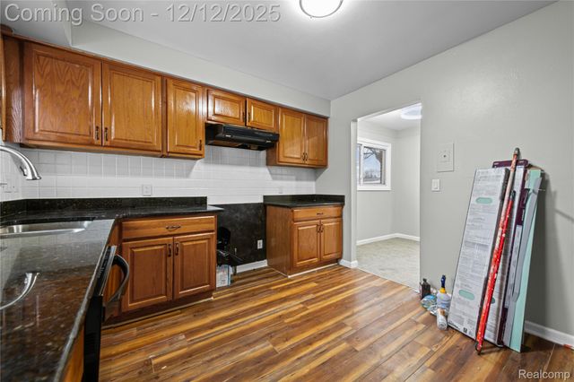 22644 Hill Street, Warren, MI 48091