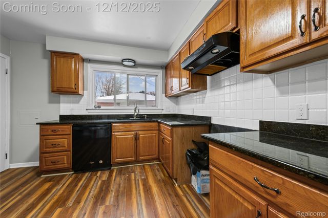 22644 Hill Street, Warren, MI 48091