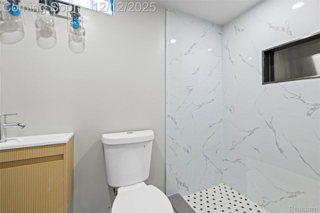 22644 Hill Street, Warren, MI 48091