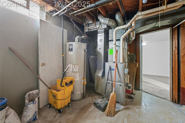 22644 Hill Street, Warren, MI 48091