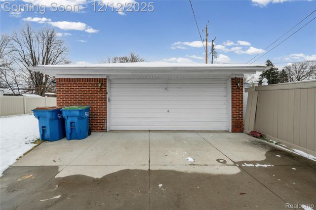 22644 Hill Street, Warren, MI 48091