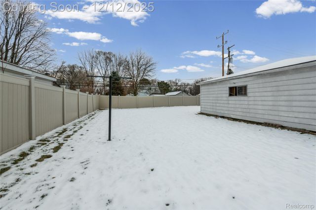 22644 Hill Street, Warren, MI 48091