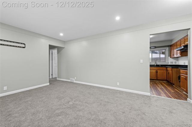 22644 Hill Street, Warren, MI 48091