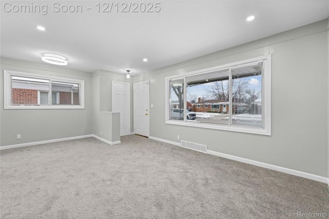 22644 Hill Street, Warren, MI 48091