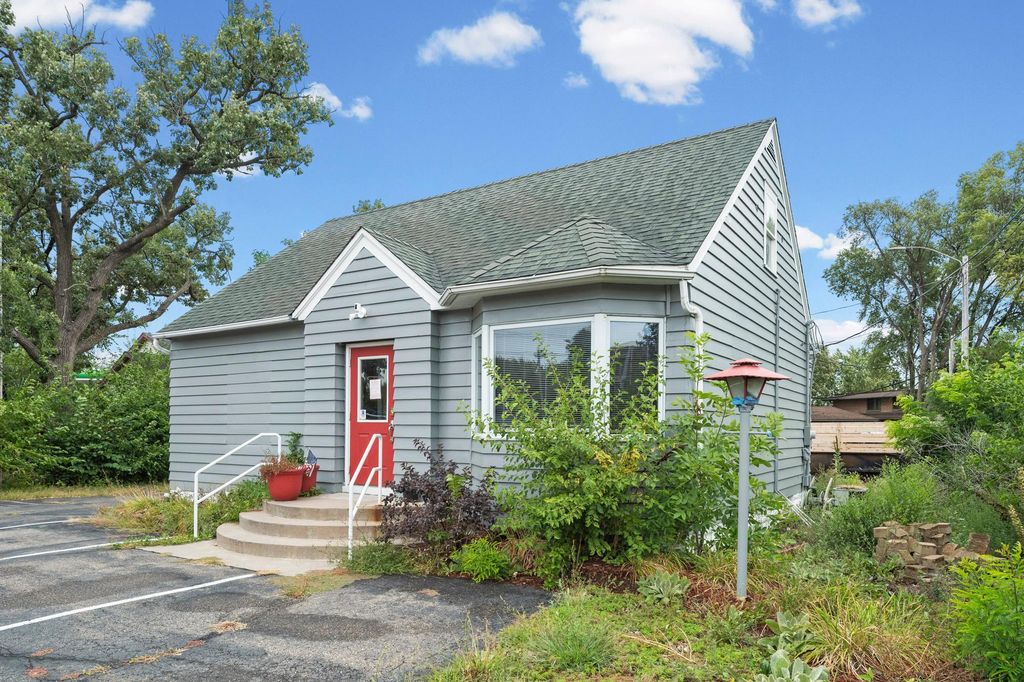 721 E River Road, Anoka, MN 55303 — photo 2