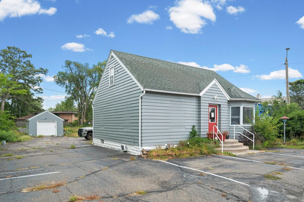 721 E River Road, Anoka, MN 55303 — photo 4