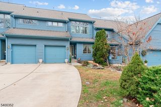 11 Sturbridge Ct, Lambertville City, NJ 08530
