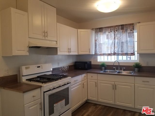 1716 W 45th Street, Los Angeles, CA 90062