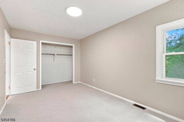 111 S Shore Dr, Wantage Twp., NJ 07461