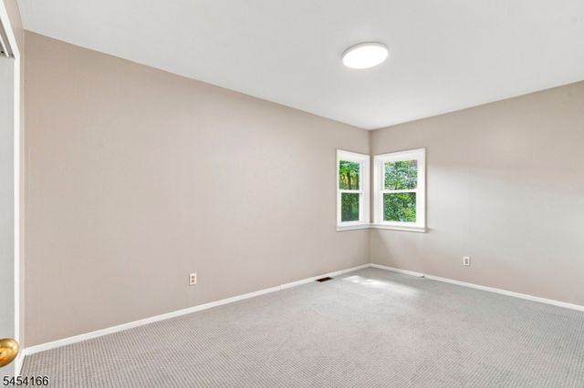 111 S Shore Dr, Wantage Twp., NJ 07461