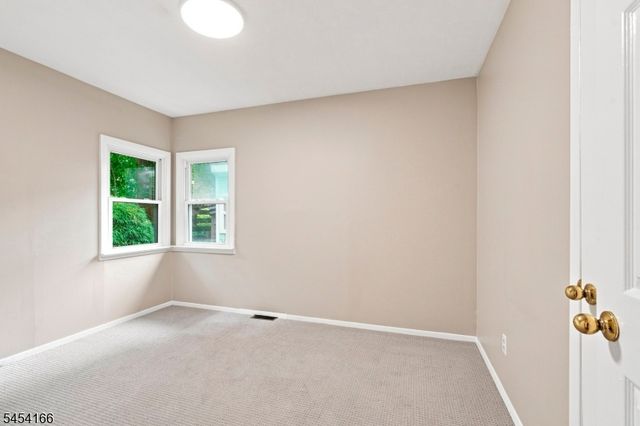 111 S Shore Dr, Wantage Twp., NJ 07461