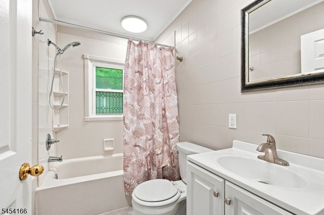 111 S Shore Dr, Wantage Twp., NJ 07461