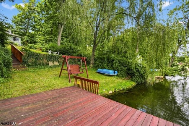 111 S Shore Dr, Wantage Twp., NJ 07461