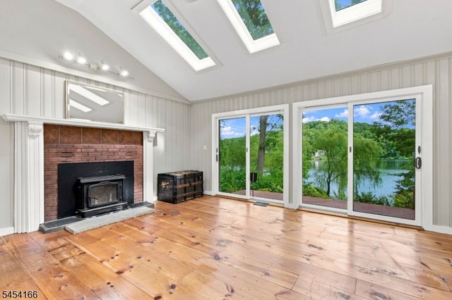 111 S Shore Dr, Wantage Twp., NJ 07461