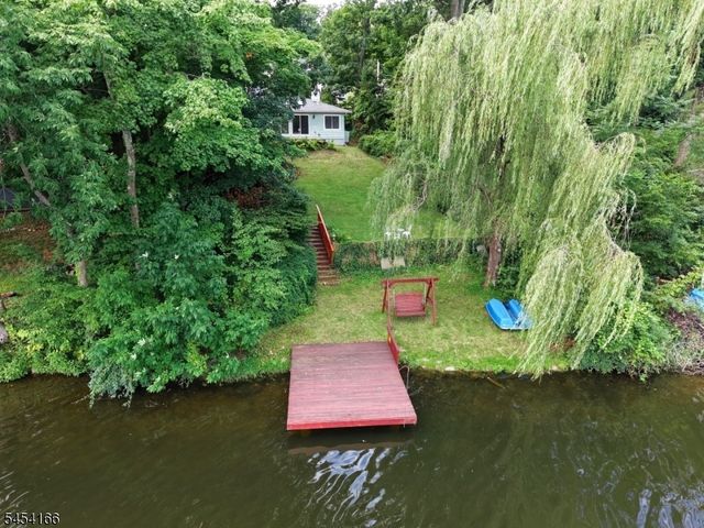 111 S Shore Dr, Wantage Twp., NJ 07461