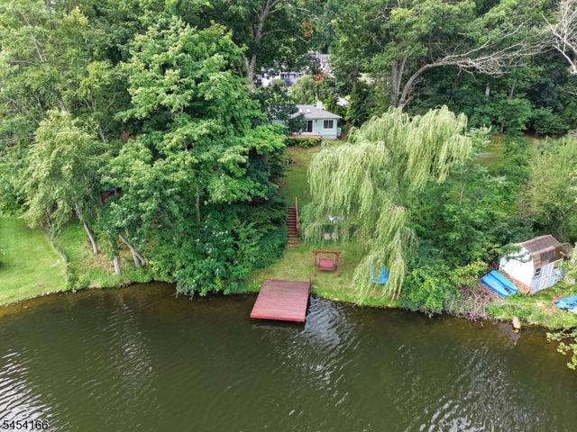111 S Shore Dr, Wantage Twp., NJ 07461