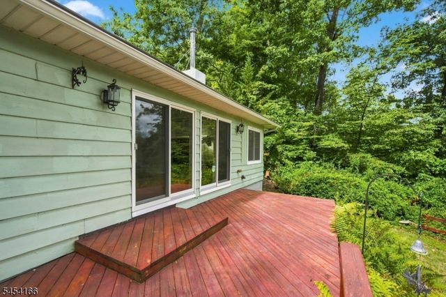 111 S Shore Dr, Wantage Twp., NJ 07461